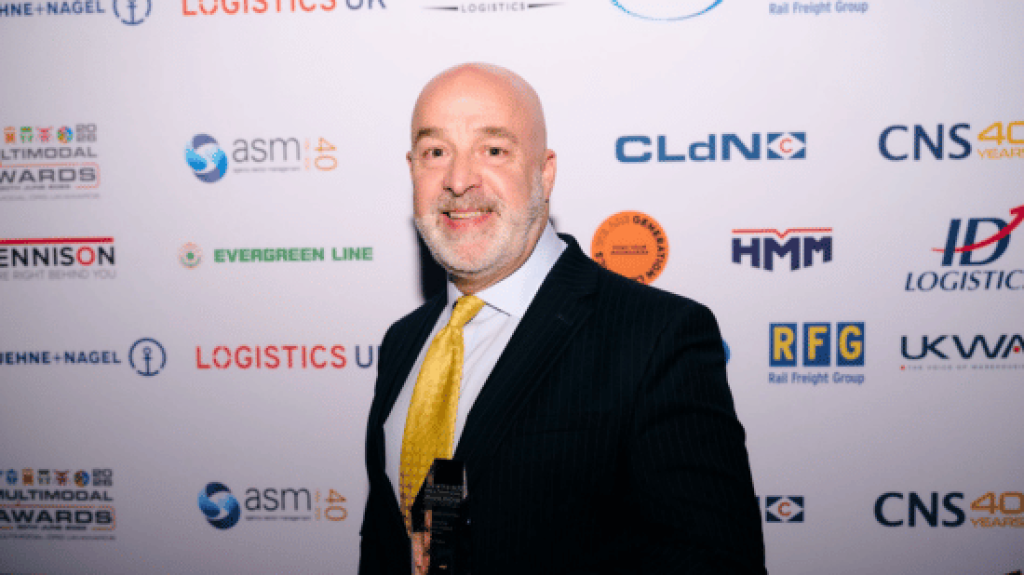 Davies Turner celebrates summer of success
with top ranking recognition and industry award wins